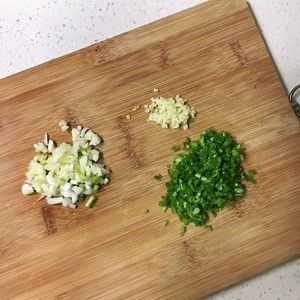 亥猪:10月底喜事连连,财富与爱情双丰收,生活幸福满满!