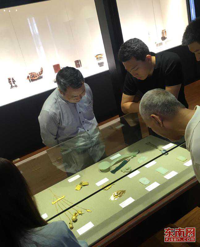 巨蟹座2025年彻底翻身！霉运清零，好运爆表