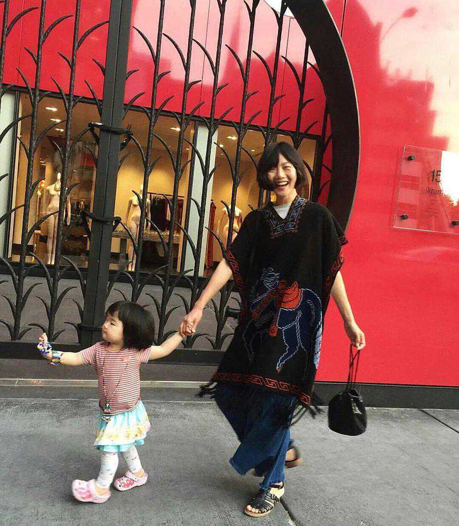 流量与实力并存，迪丽热巴的演艺之路，究竟藏着哪些秘密？